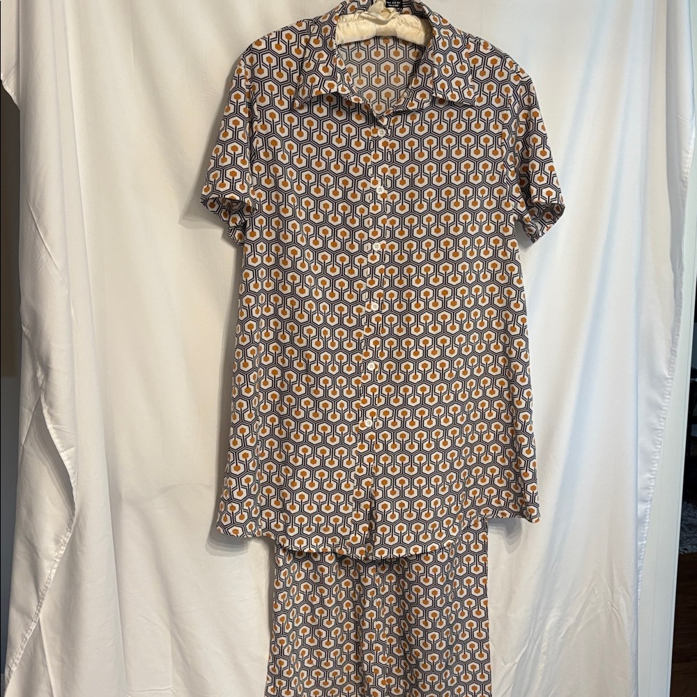 Geometric Print Long Pant With Short Sleeve Top Lounge Set in Cream and Black M